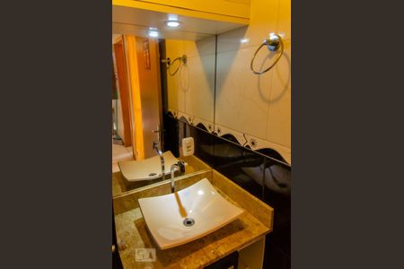 Apartamento para alugar com 45m², 2 quartos e 1 vaga Apartamento para alugar com 45m², 2 quartos e 1 vagaBanheiro