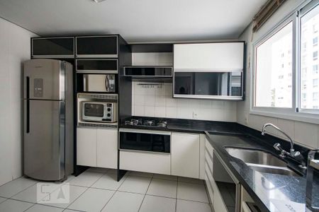 Apartamento à venda com 134m², 3 quartos e 2 vagas Apartamento à venda com 134m², 3 quartos e 2 vagasCozinha