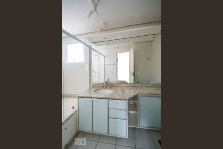 Apartamento à venda com 134m², 3 quartos e 2 vagas Apartamento à venda com 134m², 3 quartos e 2 vagasBanheiro da Suíte 3