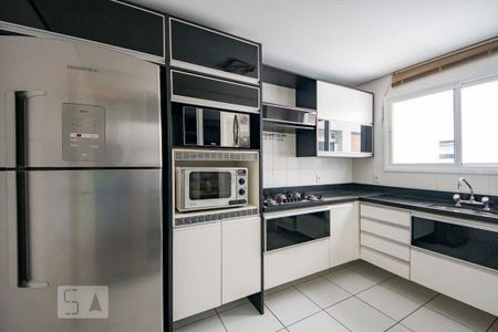 Apartamento à venda com 134m², 3 quartos e 2 vagas Apartamento à venda com 134m², 3 quartos e 2 vagasCozinha