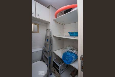 Apartamento à venda com 134m², 3 quartos e 2 vagas Apartamento à venda com 134m², 3 quartos e 2 vagasBanheiro de Serviço