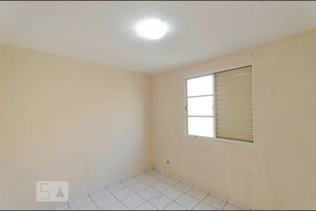 Quarto 2 de apartamento para alugar com 2 quartos, 43m² em Conjunto Residencial José Bonifácio, São Paulo