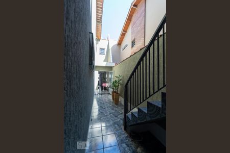 Casa à venda com 236m², 2 quartos e 2 vagasCORREDOR EXTERNO