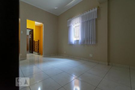 Casa à venda com 236m², 2 quartos e 2 vagasCLOSET