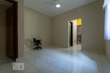 Casa à venda com 236m², 2 quartos e 2 vagasCLOSET