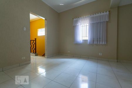 Casa à venda com 236m², 2 quartos e 2 vagasCLOSET