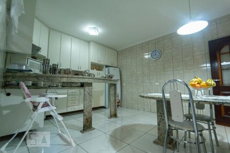 Casa à venda com 236m², 2 quartos e 2 vagasCOZINHA