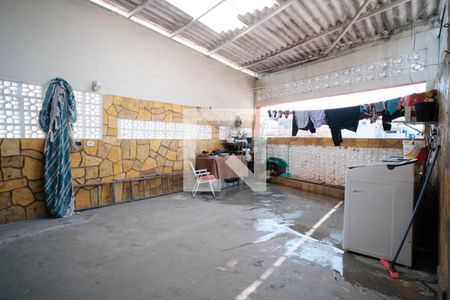 Casa à venda com 210m², 3 quartos e 4 vagas Casa à venda com 210m², 3 quartos e 4 vagasÁrea comum