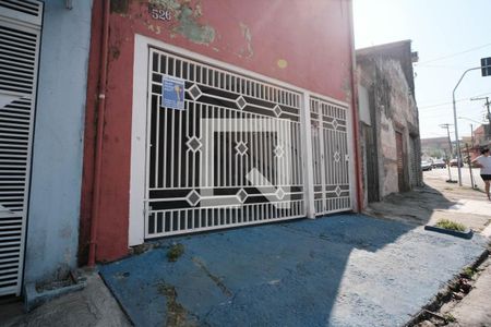 Casa à venda com 210m², 3 quartos e 4 vagas Casa à venda com 210m², 3 quartos e 4 vagasÁrea comum