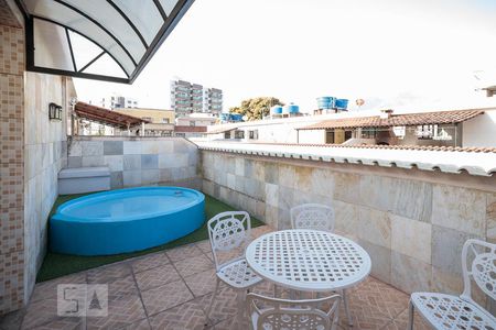 Apartamento à venda com 127m², 2 quartos e 1 vaga Apartamento à venda com 127m², 2 quartos e 1 vagaTerraço