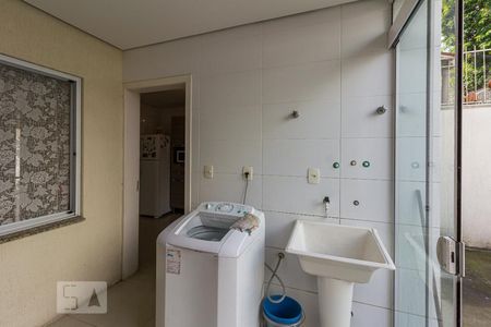 Casa à venda com 171m², 3 quartos e 2 vagasCozinha e Área de Serviço