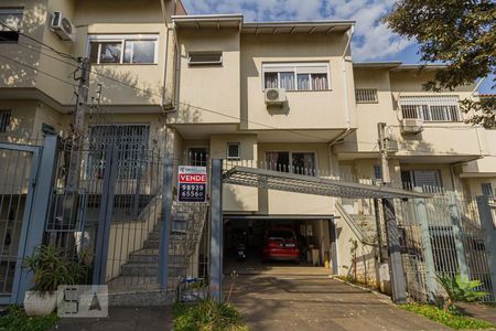 Casa à venda com 171m², 3 quartos e 2 vagasFachada