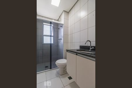 Apartamento à venda com 70m², 3 quartos e 2 vagas Apartamento à venda com 70m², 3 quartos e 2 vagasBanheiro da Suíte