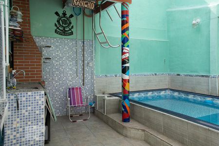 Casa à venda com 200m², 4 quartos e 1 vaga Casa à venda com 200m², 4 quartos e 1 vagaQUINTAL FUNDOS