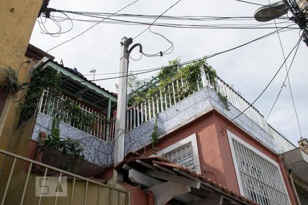 Casa à venda com 200m², 4 quartos e 1 vaga Casa à venda com 200m², 4 quartos e 1 vagaFACHADA