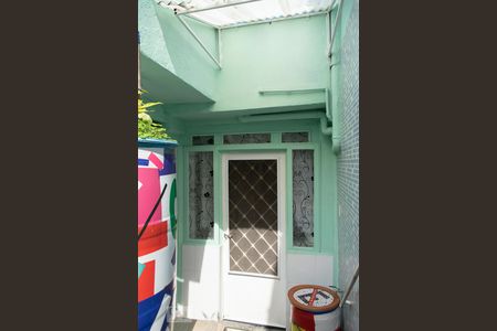 Casa à venda com 200m², 4 quartos e 1 vaga Casa à venda com 200m², 4 quartos e 1 vagaQUINTAL FUNDOS