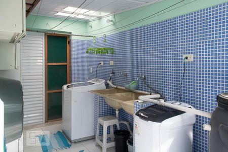 Casa à venda com 200m², 4 quartos e 1 vaga Casa à venda com 200m², 4 quartos e 1 vagaÁREA DE SERVIÇO