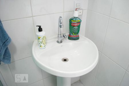 Casa à venda com 200m², 4 quartos e 1 vaga Casa à venda com 200m², 4 quartos e 1 vagaBANHEIRO