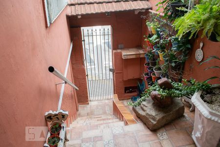 Casa à venda com 200m², 4 quartos e 1 vaga Casa à venda com 200m², 4 quartos e 1 vagaENTRADA