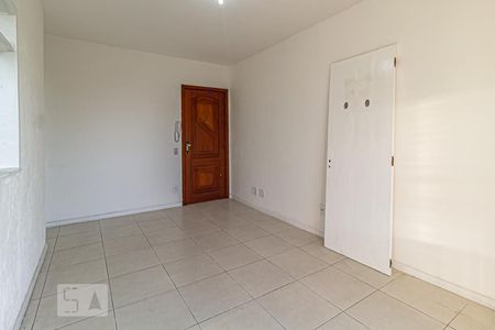 Sala de apartamento para alugar com 2 quartos, 50m² em Pechincha, Rio de Janeiro