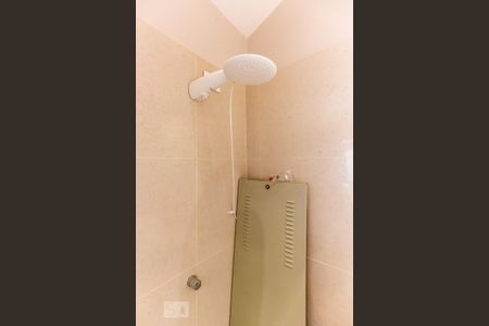 Casa à venda com 600m², 4 quartos e 4 vagas Casa à venda com 600m², 4 quartos e 4 vagasBanheiro da Academia