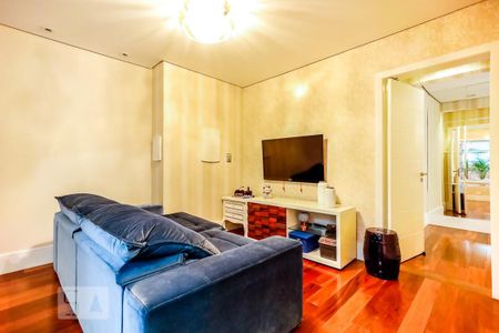 Casa à venda com 600m², 4 quartos e 4 vagas Casa à venda com 600m², 4 quartos e 4 vagasSala TV