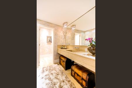 Casa à venda com 600m², 4 quartos e 4 vagas Casa à venda com 600m², 4 quartos e 4 vagasLavabo