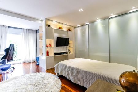 Casa à venda com 600m², 4 quartos e 4 vagas Casa à venda com 600m², 4 quartos e 4 vagasSuíte 2