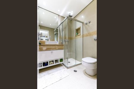 Casa à venda com 600m², 4 quartos e 4 vagas Casa à venda com 600m², 4 quartos e 4 vagasBanheiro da Suíte 2