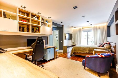 Casa à venda com 600m², 4 quartos e 4 vagas Casa à venda com 600m², 4 quartos e 4 vagasSuíte 3