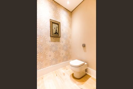 Casa à venda com 600m², 4 quartos e 4 vagas Casa à venda com 600m², 4 quartos e 4 vagasLavabo