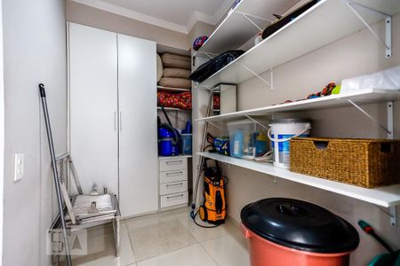 Casa à venda com 600m², 4 quartos e 4 vagas Casa à venda com 600m², 4 quartos e 4 vagasQuarto de Serviço