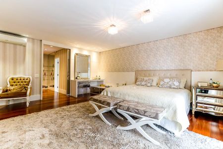 Casa à venda com 600m², 4 quartos e 4 vagas Casa à venda com 600m², 4 quartos e 4 vagasSuíte 1