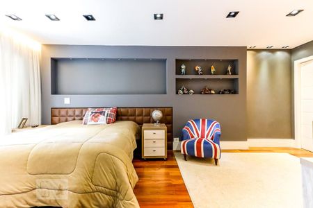 Casa à venda com 600m², 4 quartos e 4 vagas Casa à venda com 600m², 4 quartos e 4 vagasSuíte 3