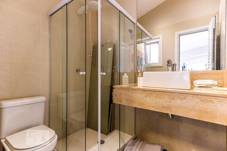 Casa à venda com 600m², 4 quartos e 4 vagas Casa à venda com 600m², 4 quartos e 4 vagasBanheiro da Academia