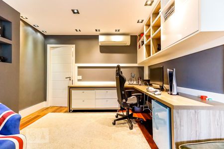 Casa à venda com 600m², 4 quartos e 4 vagas Casa à venda com 600m², 4 quartos e 4 vagasSuíte 3