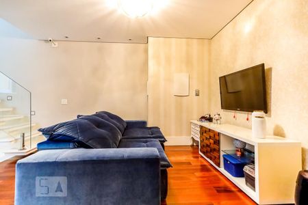 Casa à venda com 600m², 4 quartos e 4 vagas Casa à venda com 600m², 4 quartos e 4 vagasSala TV