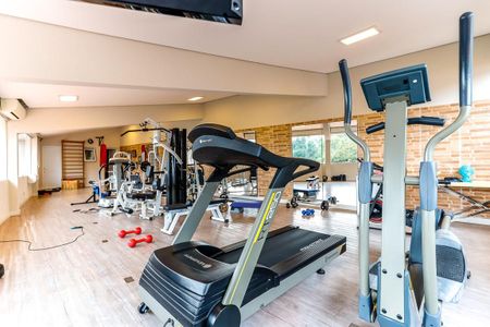 Casa à venda com 600m², 4 quartos e 4 vagas Casa à venda com 600m², 4 quartos e 4 vagasAcademia