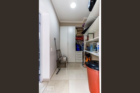 Casa à venda com 600m², 4 quartos e 4 vagas Casa à venda com 600m², 4 quartos e 4 vagasQuarto de Serviço