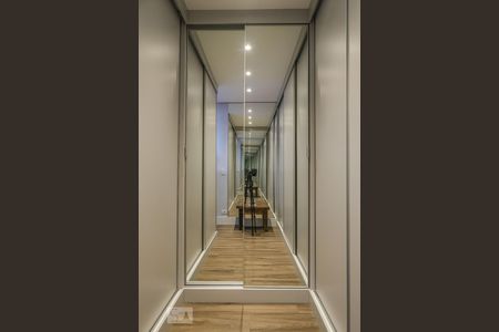 Apartamento para alugar com 82m², 2 quartos e 2 vagas Apartamento para alugar com 82m², 2 quartos e 2 vagasCloset da suíte