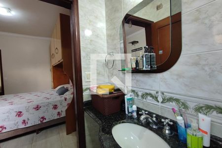 Casa à venda com 200m², 5 quartos e 5 vagasCasa fundo - Banheiro Suíte