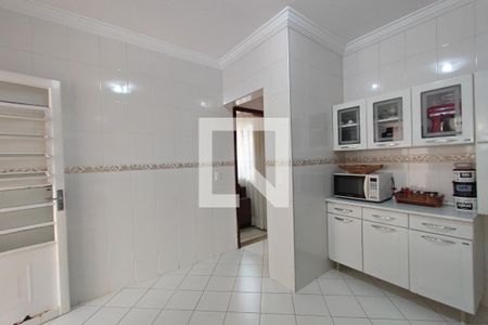 Casa à venda com 200m², 5 quartos e 5 vagasCasa fundo - Cozinha
