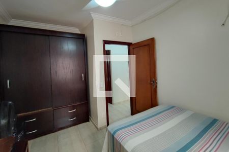 Casa à venda com 200m², 5 quartos e 5 vagasCasa fundo - Quarto 2