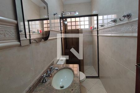 Casa à venda com 200m², 5 quartos e 5 vagasCasa fundo - Banheiro