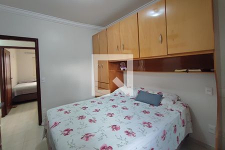 Casa à venda com 200m², 5 quartos e 5 vagasCasa fundo - Quarto Suíte