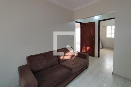 Casa à venda com 200m², 5 quartos e 5 vagasCasa fundo - Sala