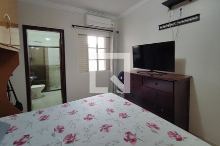 Casa à venda com 200m², 5 quartos e 5 vagasCasa fundo - Quarto Suíte