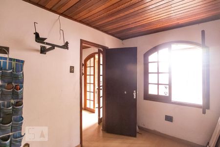 Casa à venda com 360m², 4 quartos e 1 vagaQuarto dos fundos