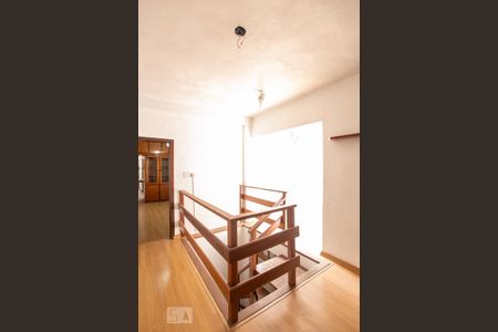 Casa à venda com 360m², 4 quartos e 1 vagaEscada