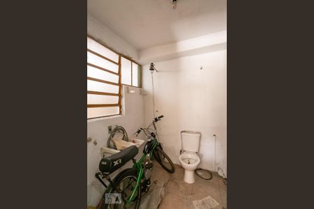 Casa à venda com 360m², 4 quartos e 1 vagaBanheiro de Serviço